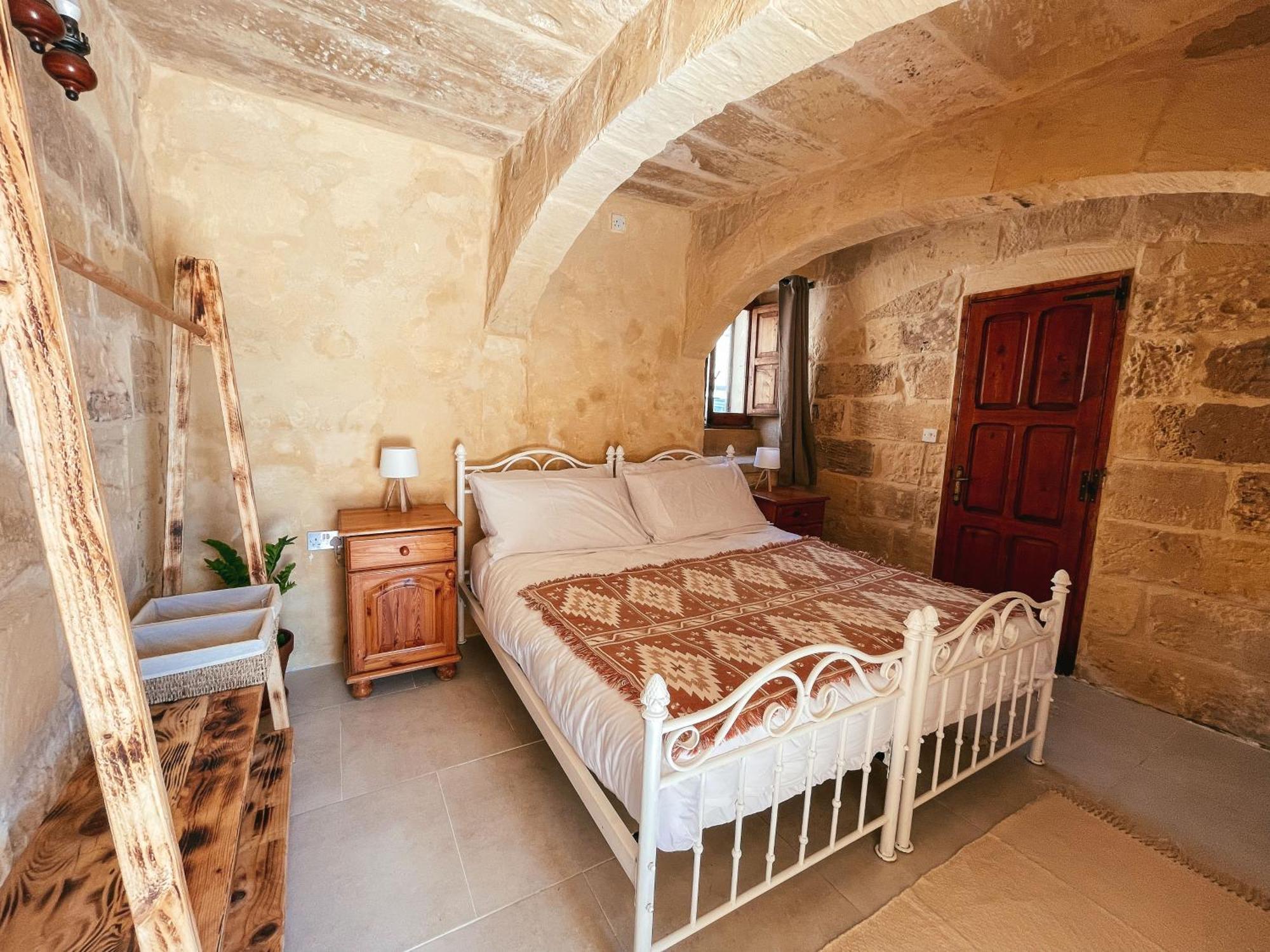 Soluna Boutique Guesthouse Ghasri  Bagian luar foto