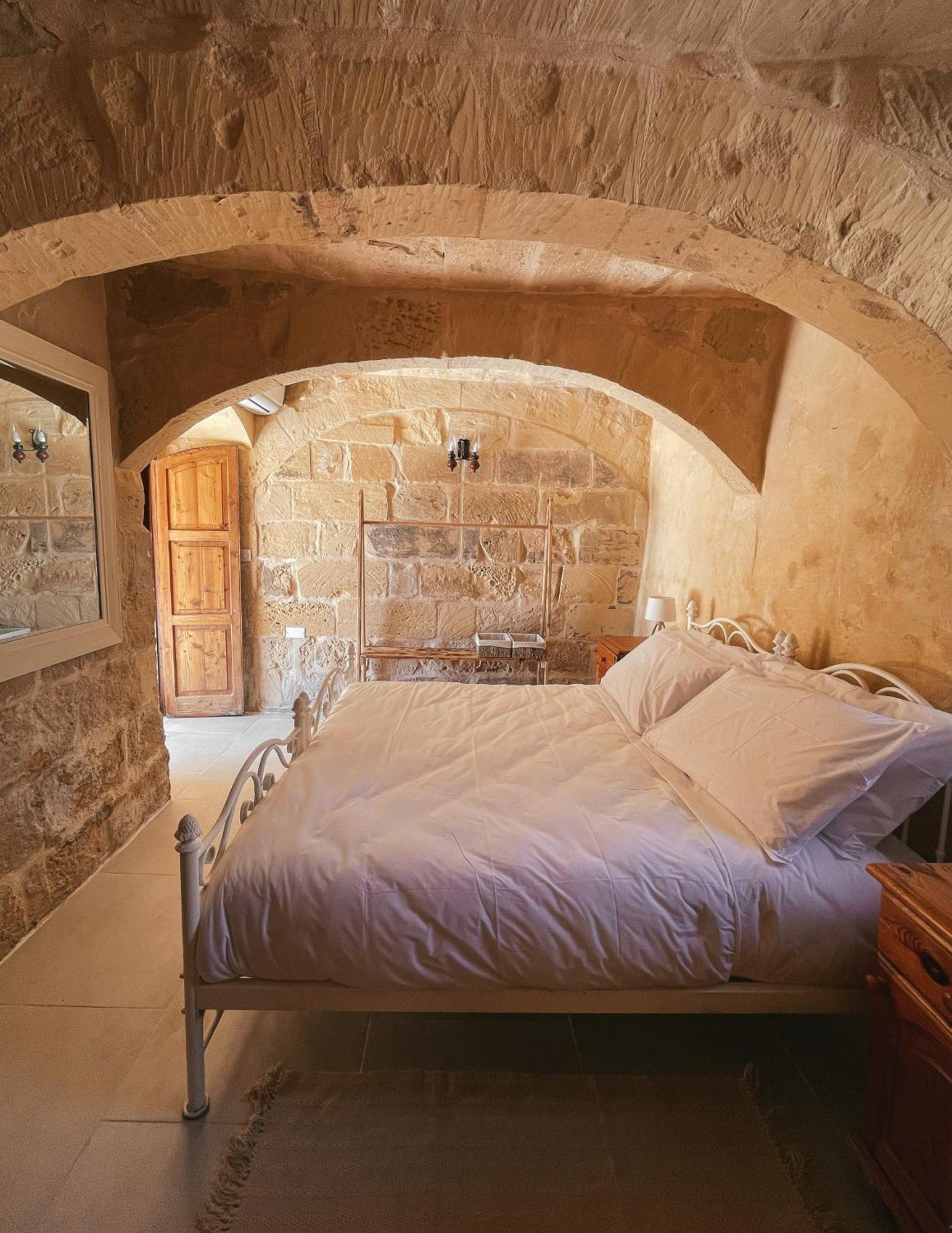 Soluna Boutique Guesthouse Ghasri  Bagian luar foto