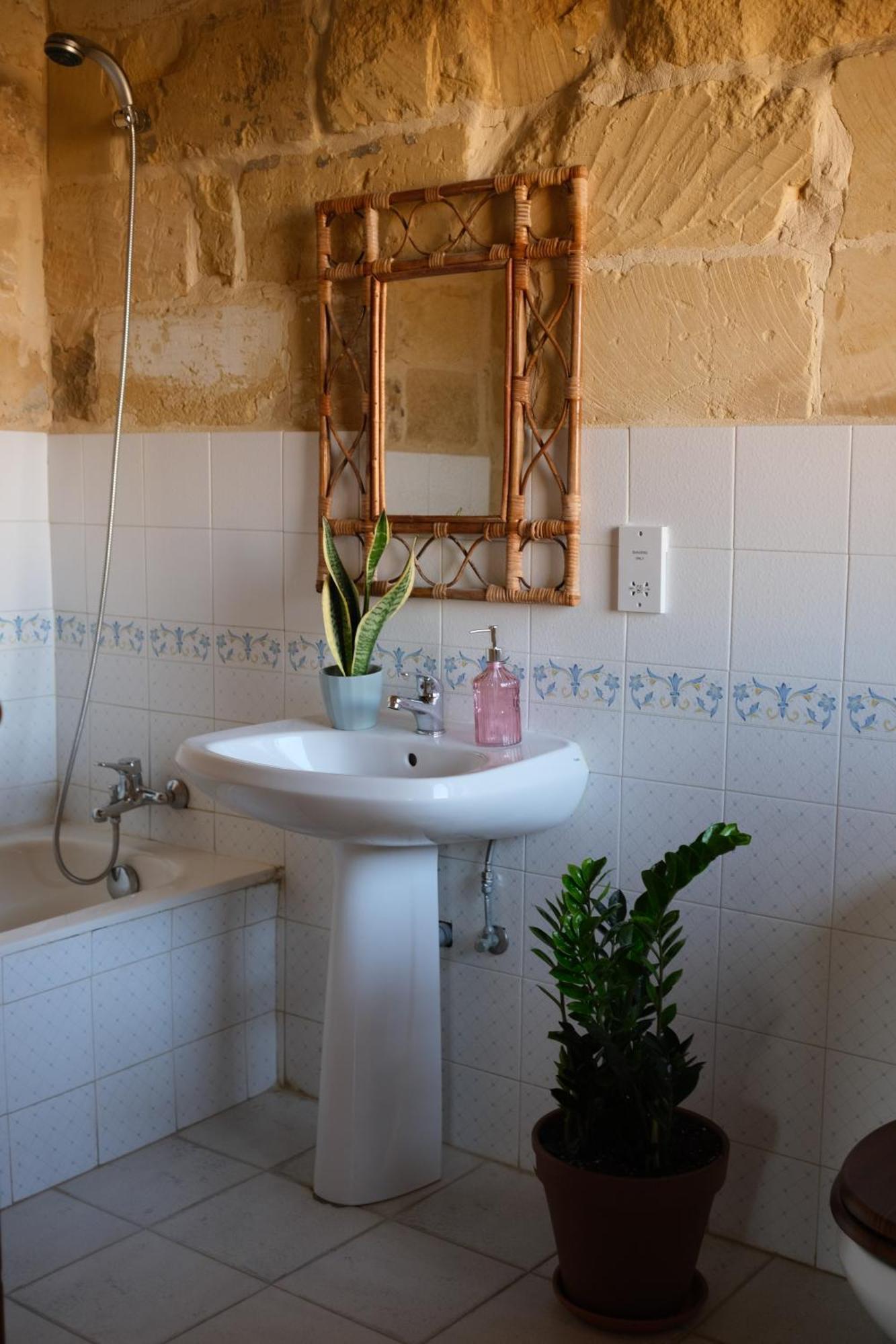 Soluna Boutique Guesthouse Ghasri  Bagian luar foto