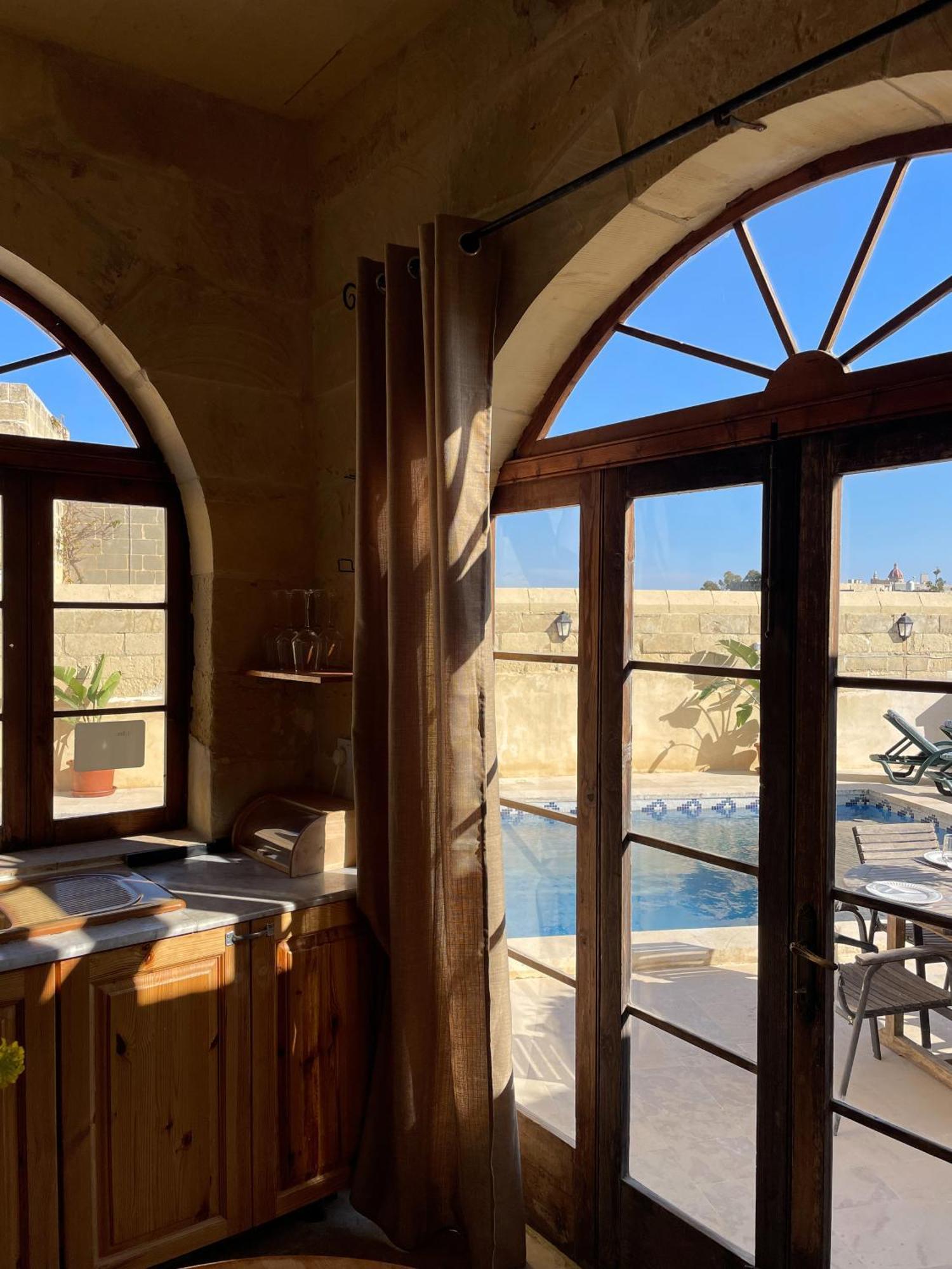 Soluna Boutique Guesthouse Ghasri  Bagian luar foto